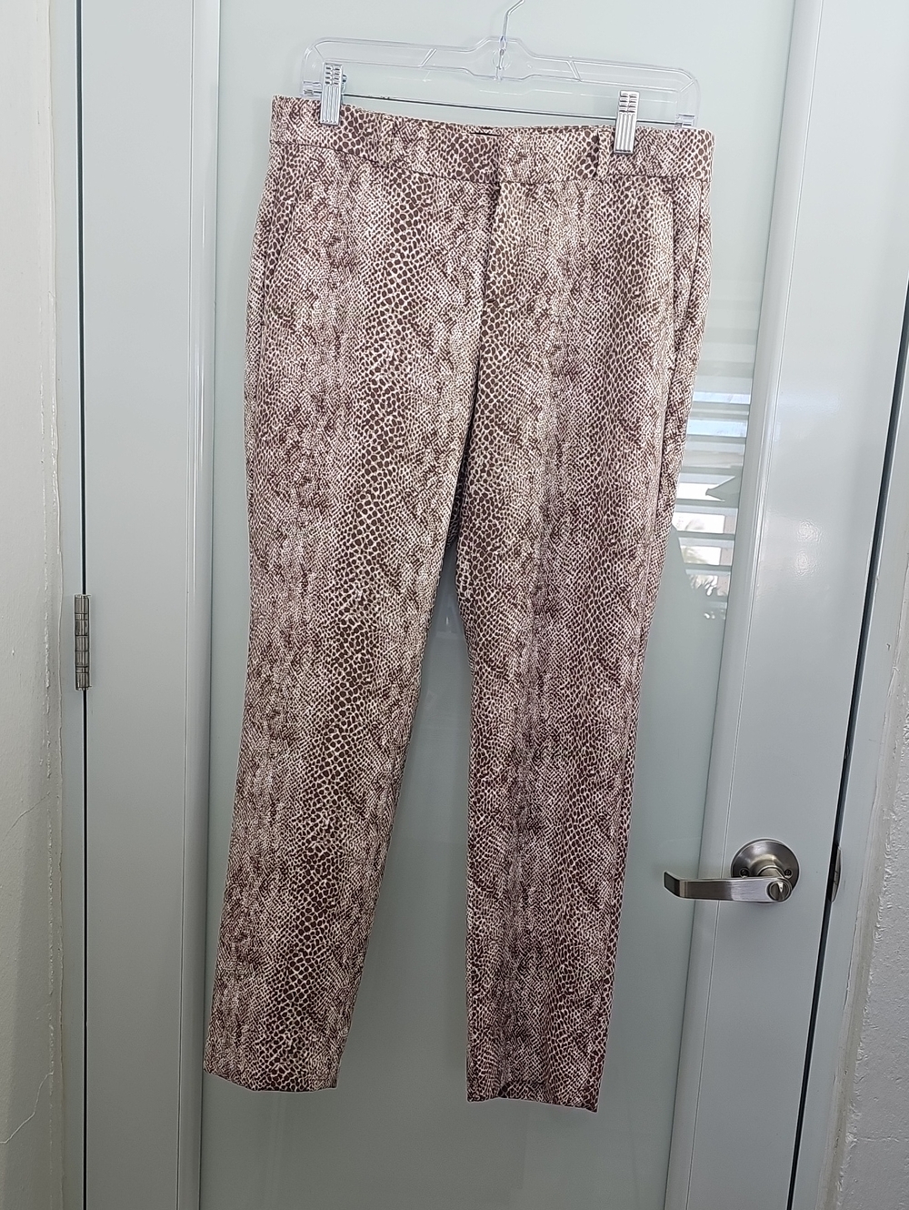 Banana Republic Leopard Print Trousers Womens Pants. Size 2 - Picture 3 of 15